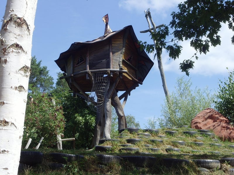 Treehouse Lodge